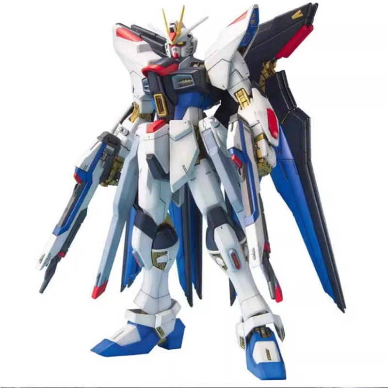 

Bandai MG 1/100 Strong Attack Freedom Gundam Anime Ordinary Version Stike Freedom Assembly Can Do Model Gifts Mother Kids Toys