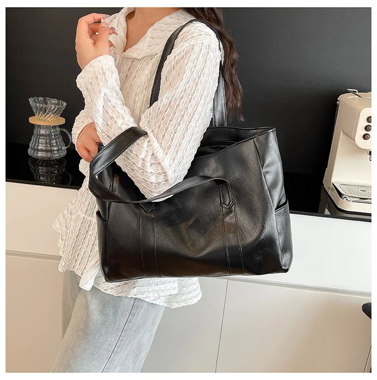 Vintage-Leder-Umhängetasche, geräumige Casual-Tragetasche mit zwei Griffen, Alltagstasche für Frauen, vielseitige Handtasche – Detail 17