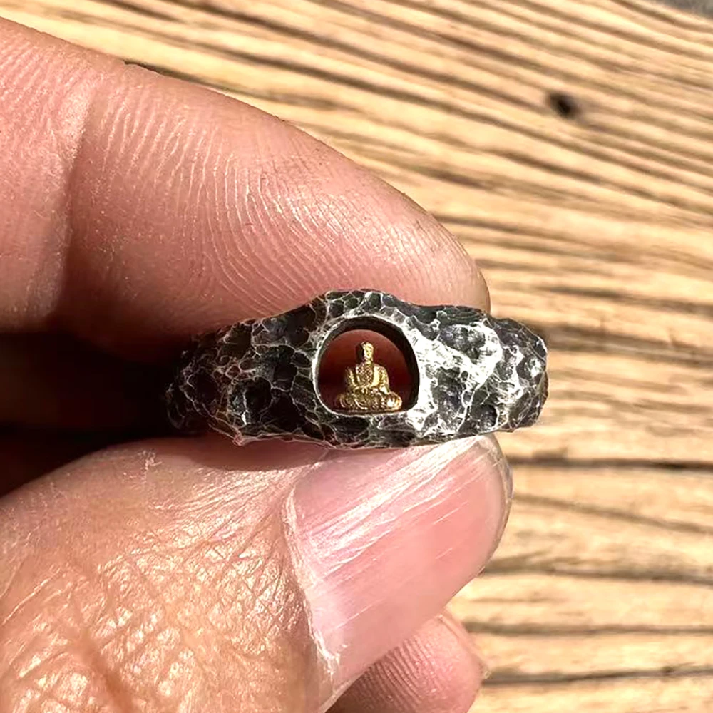 Handgefertigter Buddha-Ring, verstellbare Größe für Männer und Frauen, Retro-Grotto-Rock-Textur, buddhistischer Schmuck, handgeschmiedetes spirituelles Heilgeschenk
