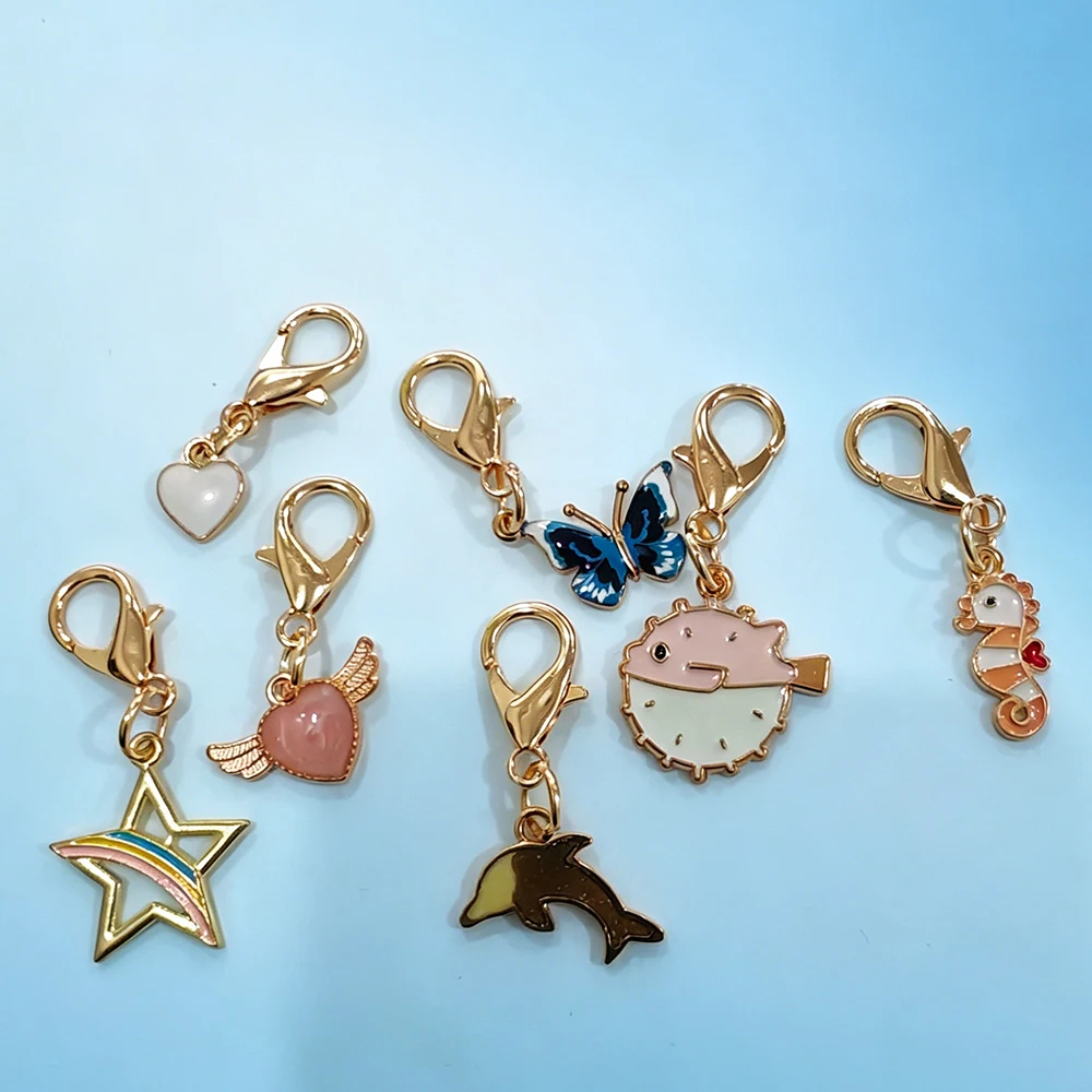 24 Stück Sortierte Schlüsselanhänger 2D-Form Tier Obst Eiscreme Herz Thema Taschendekoration Mädchen-Accessoires Party Festival Back-to-School – Detail 4