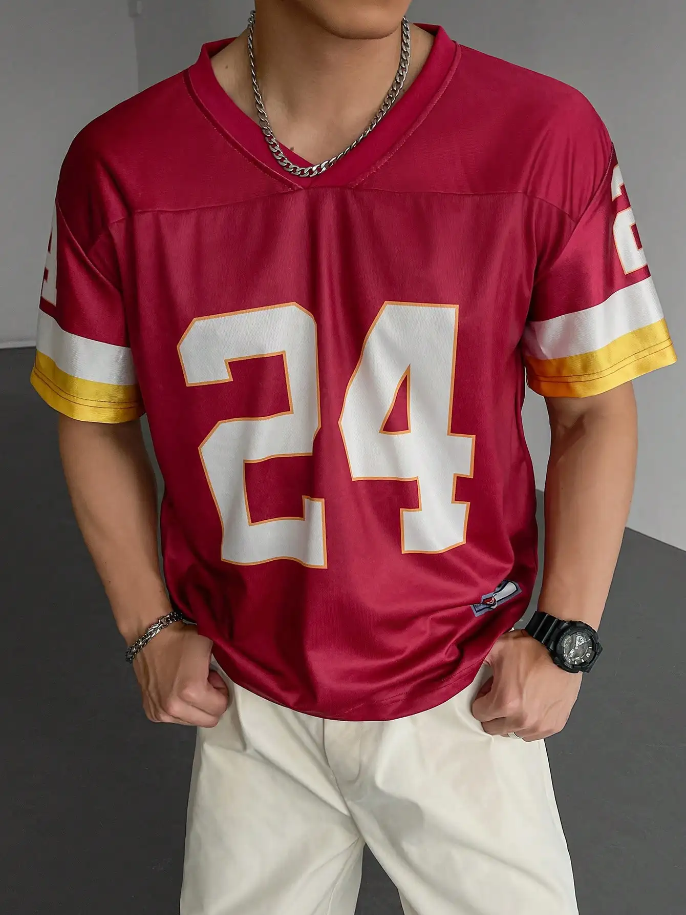 Men's Casual, Loose-Fit Streetwear T-Shirt Featuring a '24' Letter-and-Number Graphic; Y2K-Style V-Neck Tee.