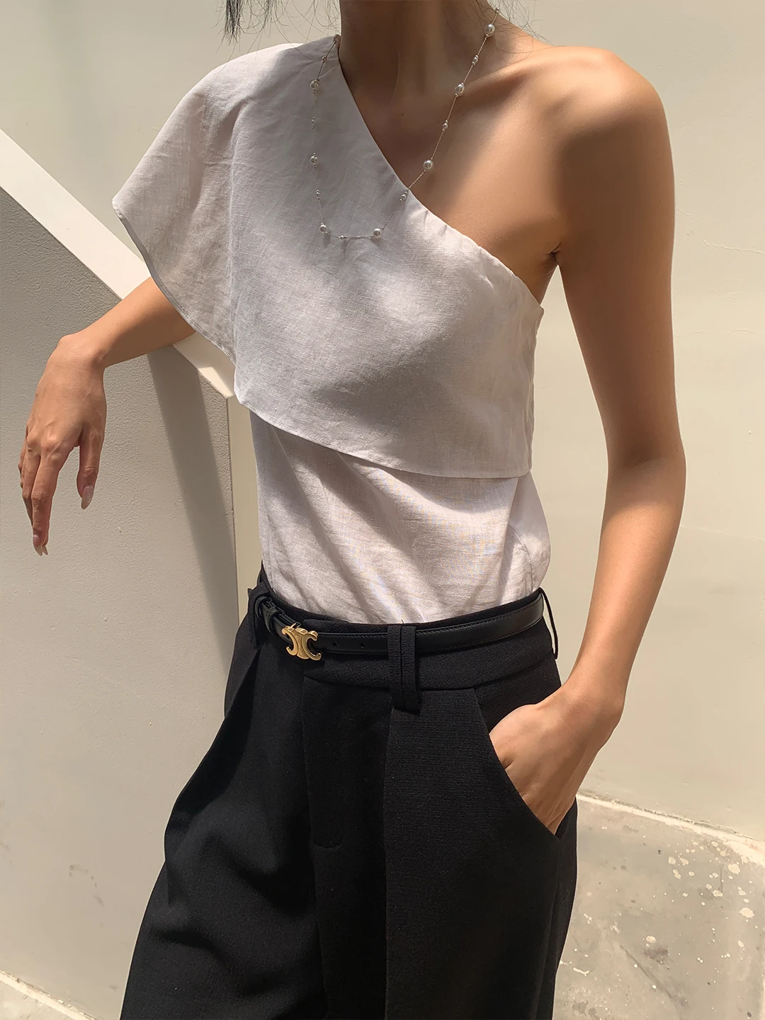 

ZOCHEEO Asymmetric Design Women's irt Summer Pure Color Bared Clavicle Slim Fit Silk Top oulder Svel Gauze