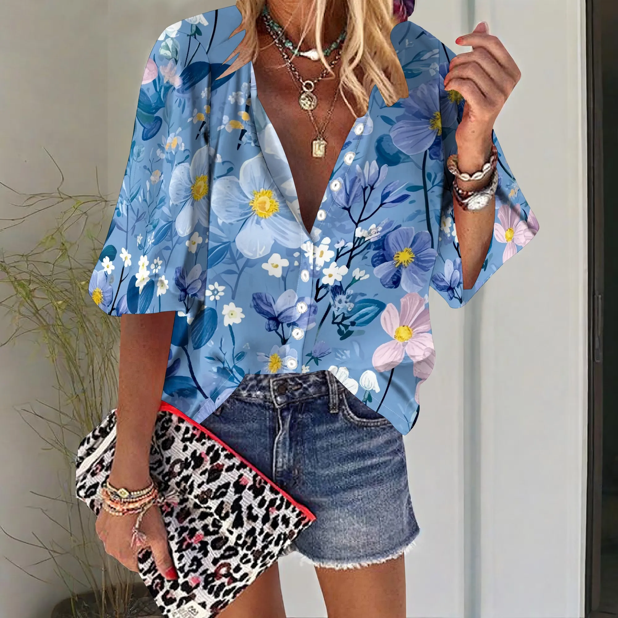 Рисунок 2 - Женские модные синие рубашки на