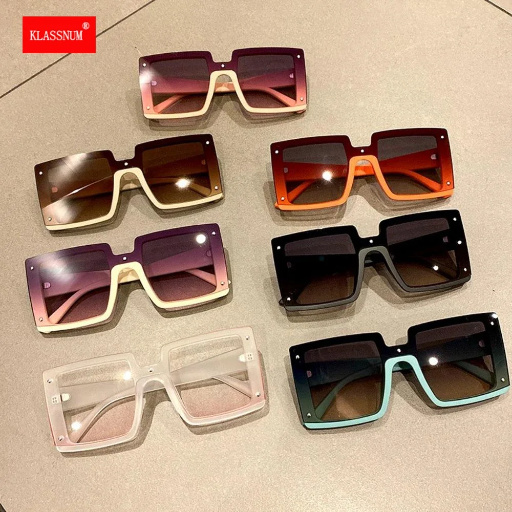 2023 المتضخم مربع النظارات الشمسية النساء Vintage إطار كبير مكافحة UV400 نظارات الشمس الرجال ظلال الموضة مع النقش نظارات الساقين