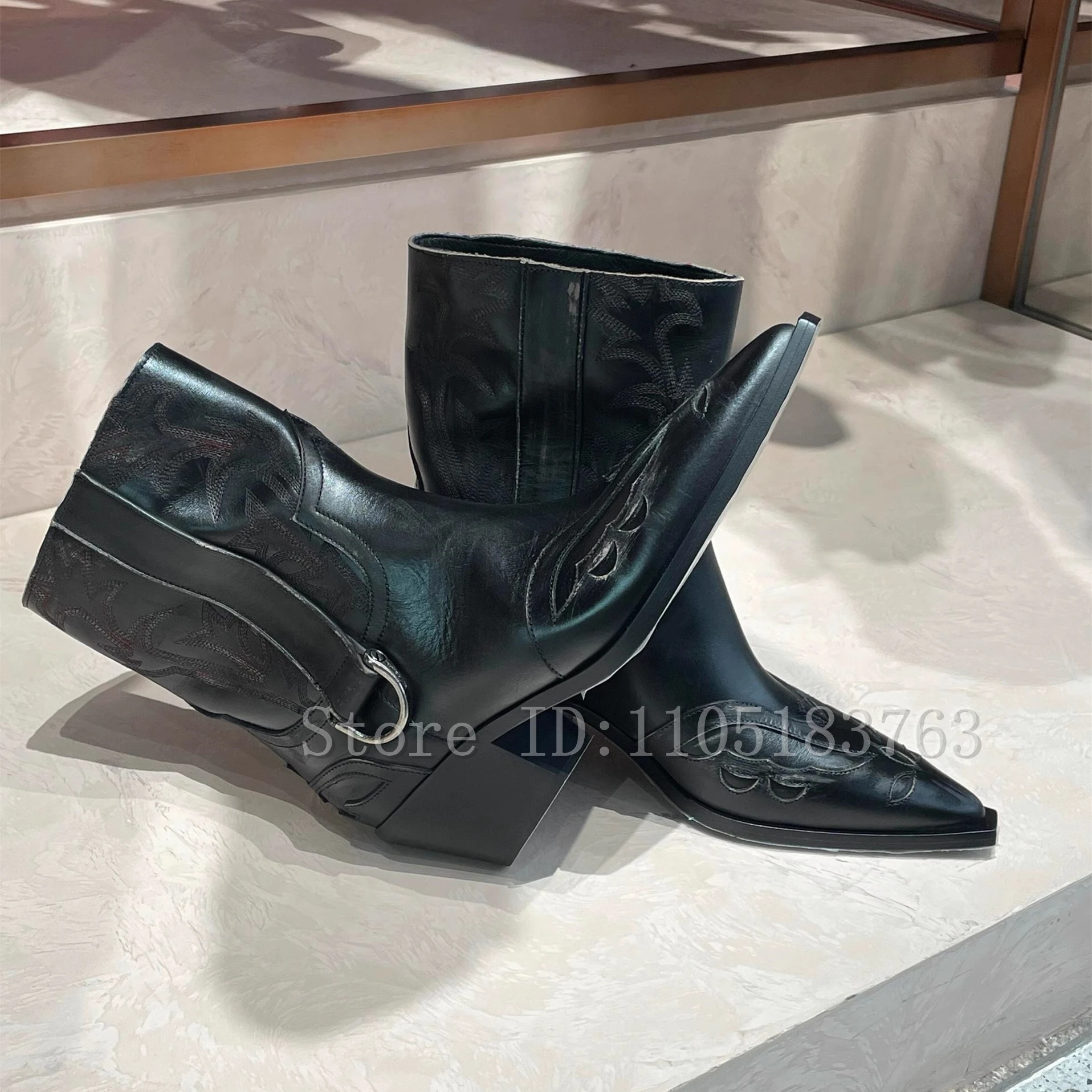 

Retro Pointed Toe Embroidered Motorcycle Boots Men's Thick Heel Western Cowboy Boots Leather Short Tube Knight Boots