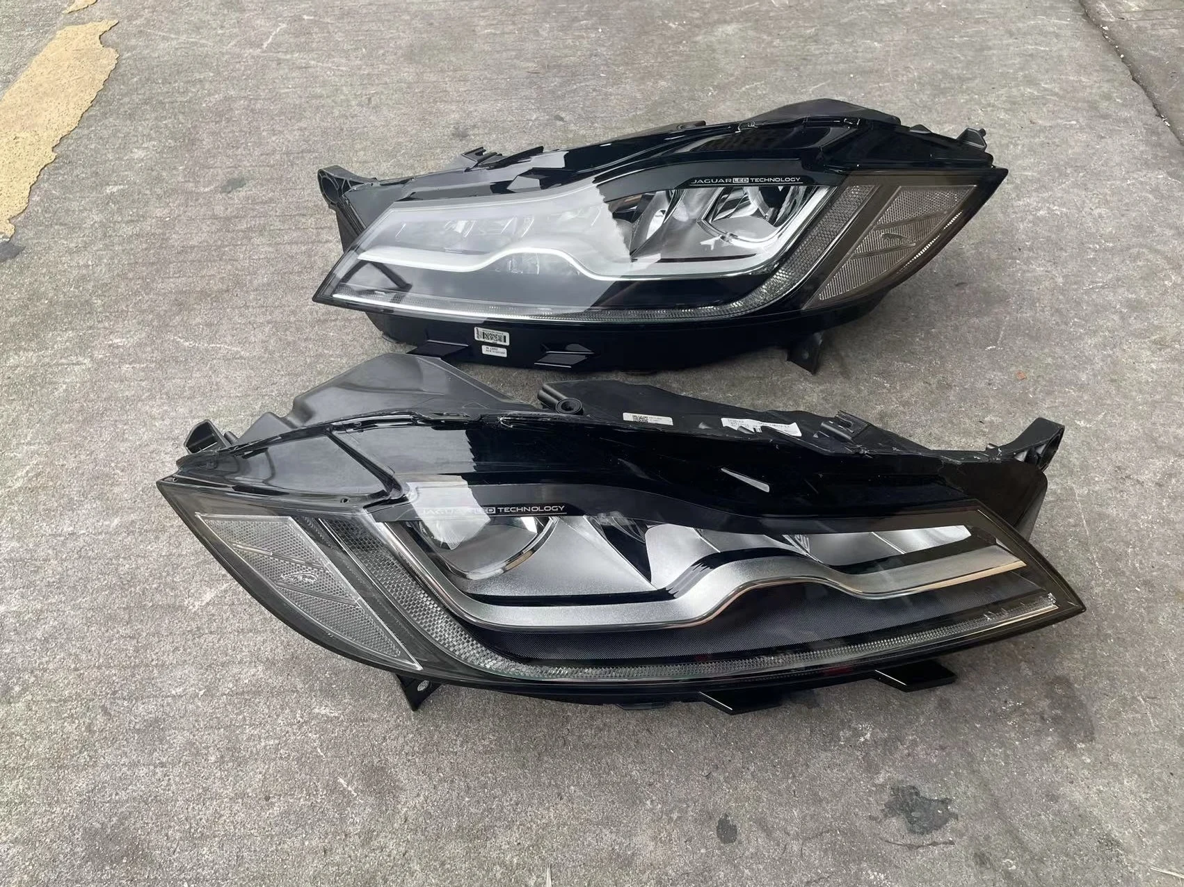 ForSuitable for upgrading the original headlight assembly of Jaguar XF XFL from old to new, and dismantling the original headlig