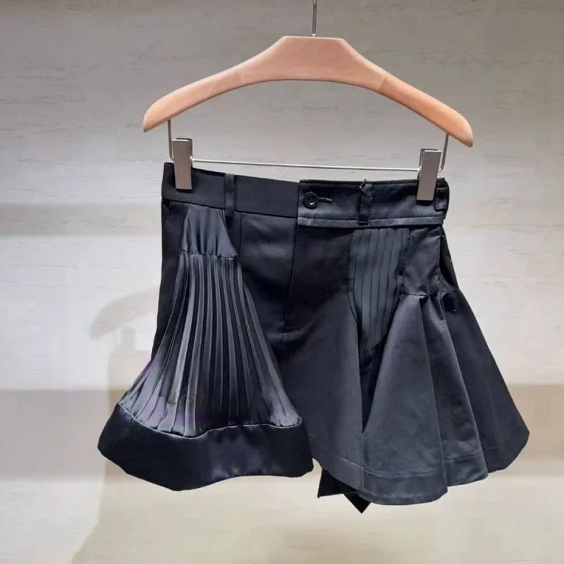 2026 Early Autumn Women Black High Waist Pleated Shorts Irregular Crinkle Design Fashion Personality Short Pants For Ladies