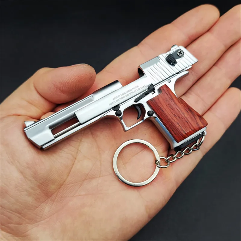 1:3 Desert Eagle Solid Wood Handle Metal Model Keychain Toy Gun Miniature Alloy Pistol Collection Toy Gift Pendant