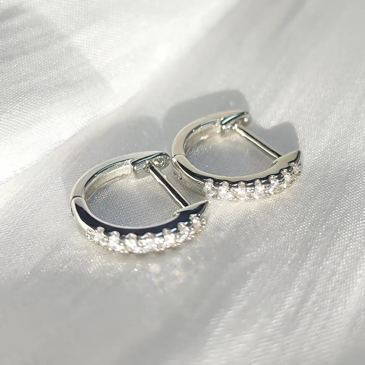 925 Sterling Silver Circle Stylish and Simple Half Inlaid Single-row Zircon Earrings
