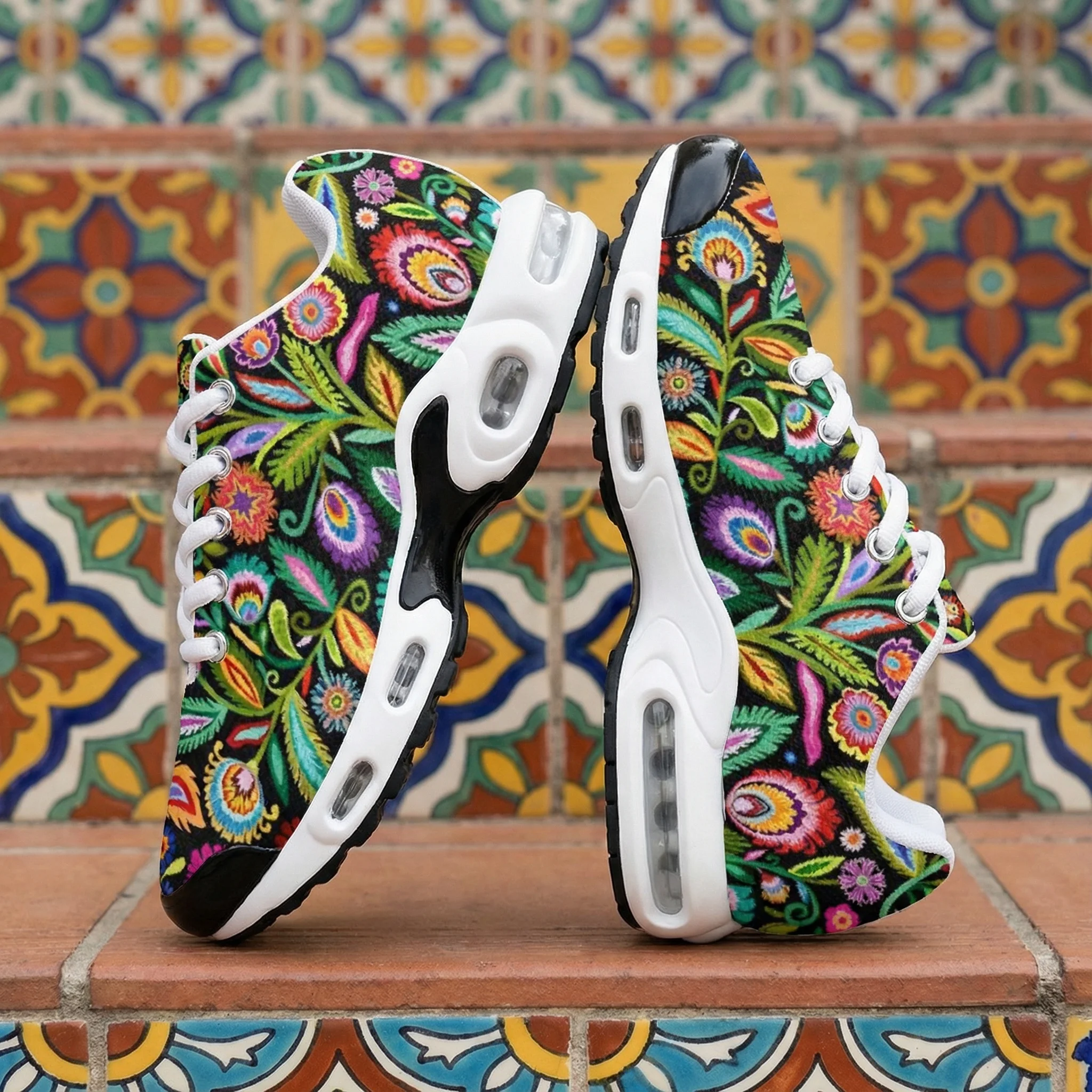 

Polish traditional paper-cut floral prints casual air-cushioned shoes breathable mesh sport shoes for woman