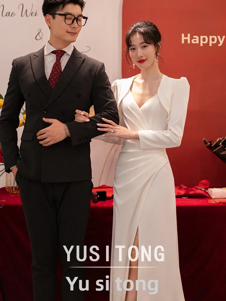 

Elegant Long Sleeve Wedding Dress Evening Gown for Engagement Party Bridal Dress with Train Lightweight Polyester Fabric