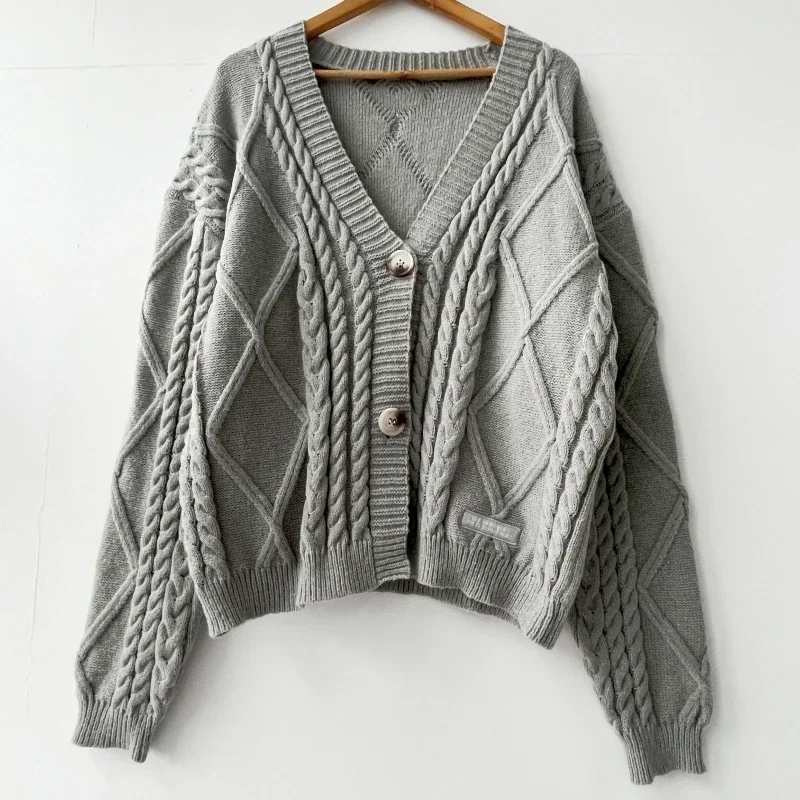 Cardigans gris gris à manches longues pour femmes 2024 automne chaud avec col en V manteau taille S-3XL mode solide décontracté gris Y-Pull femmes