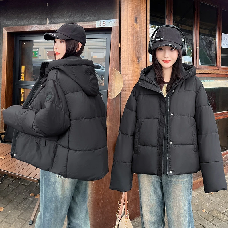 Modne, luźne, krótkie parki damskie na zimę 2025, z długim rękawem, stójką, jednolite, z kapturem, grube, ciepłe, ocieplane watą kurtki.