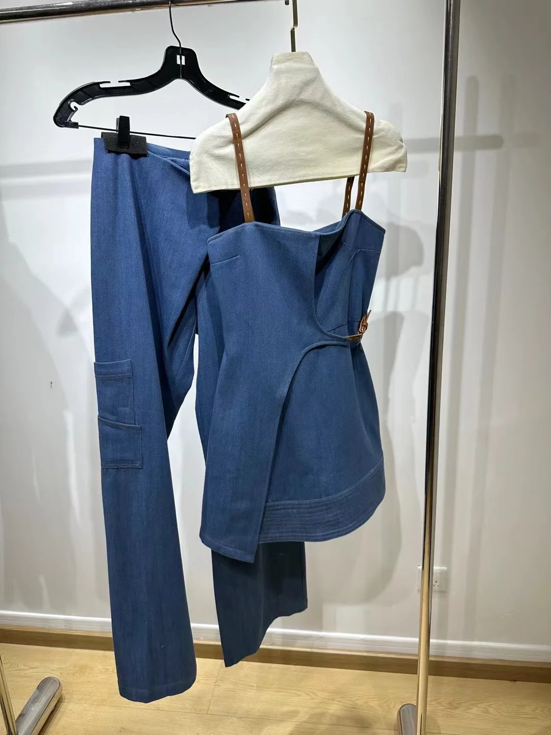 Robe courte en denim de couleur unie pour femmes, bretelles auditives, à la mode