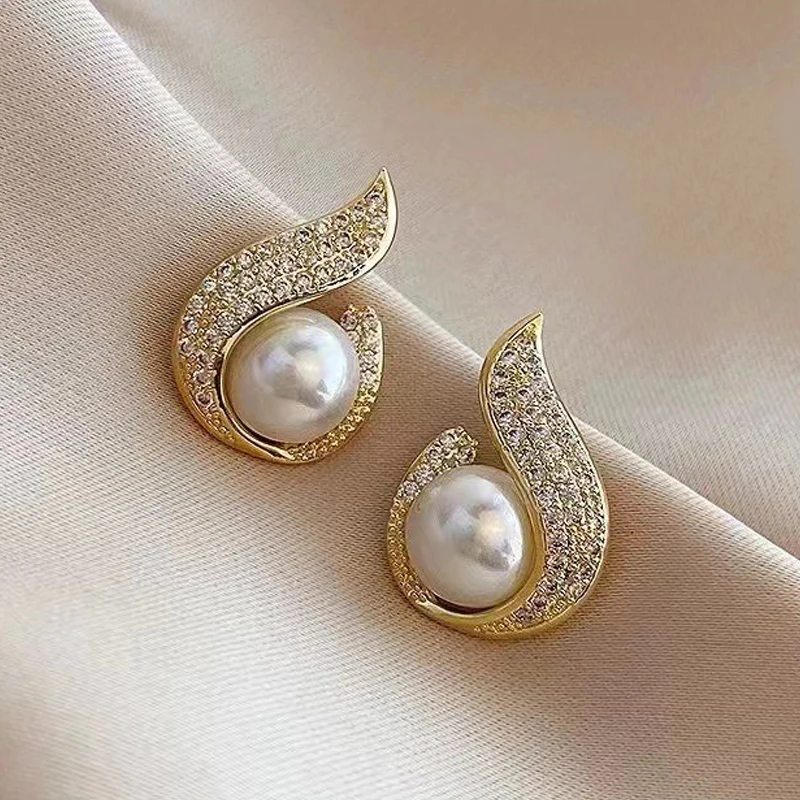 Eelgant Imiation Pearl Stud Earrings for Women Wedding Party Statement Jewelry Golden Color Trendy Crystal Waterdrop Earrings