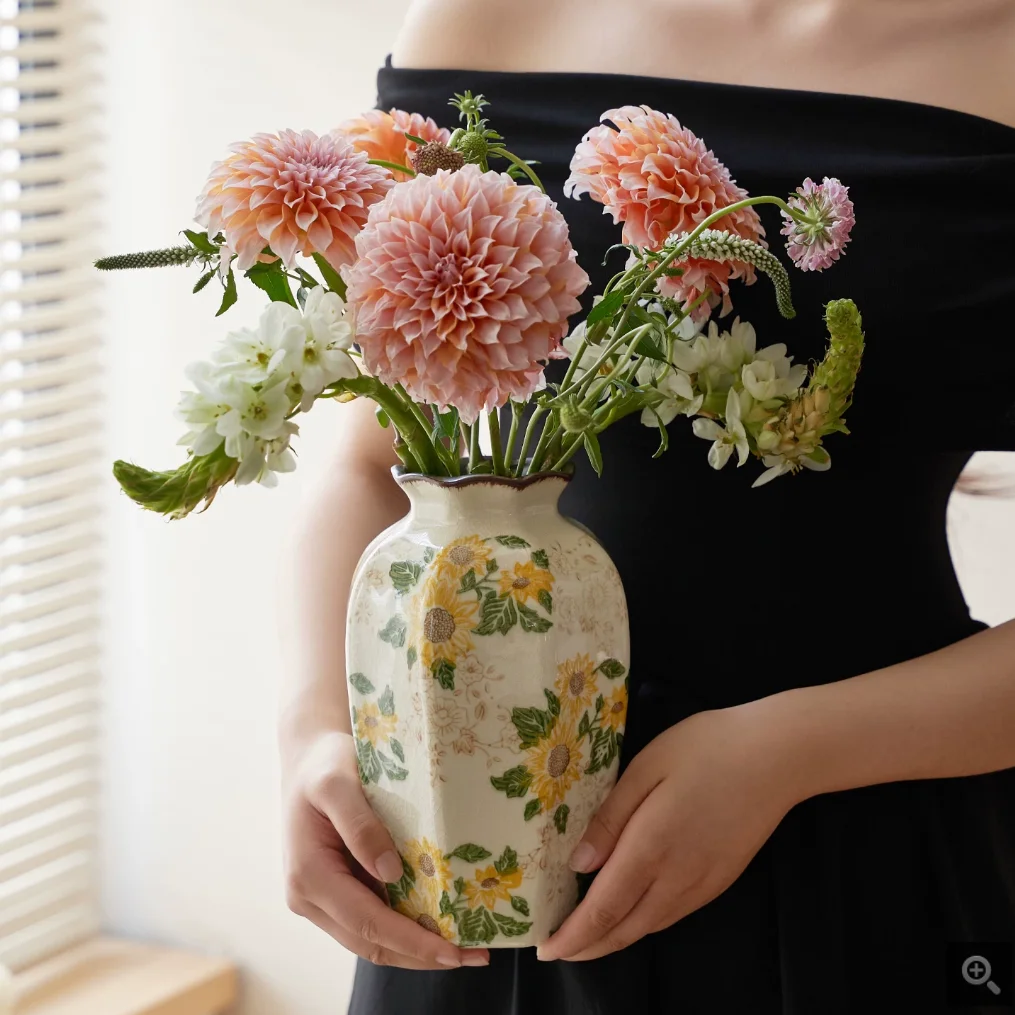Vintage Sunflower Ceramic Vases Hand-Painted Crackle Glaze Flower Vases with Ruffled Rim Home Tabletop Decor Wedding Centerpiece