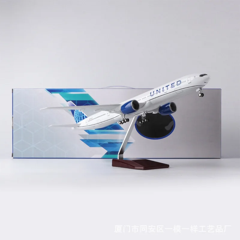 

1:130 Scale Diecast Resin Model United Airlines Boeing B777 Resin Airplane With Light And Base Collection Display Fan Gift Toy