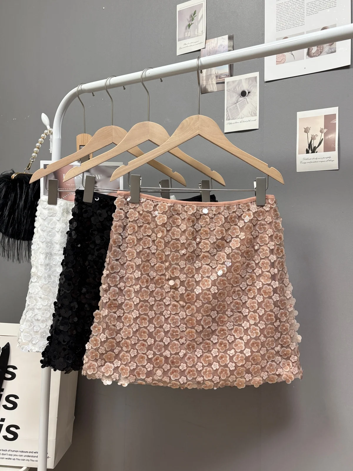 

Women's New Fashion Trend Sequined Flower Skirt Summer High Waist A-Line Sweet Mini Skirt Beautiful Versatile Short Skirt