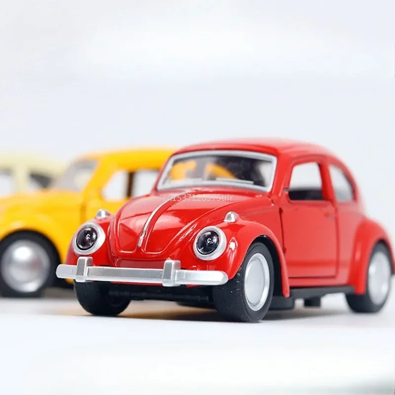 

1:36 Mini New Beetle Модель автомобиля Игрушки для детей Крутые украшения Симпатичный автомобиль Металлический сплав Резина The Beatles Автомобиль Игрушки для мальчиков