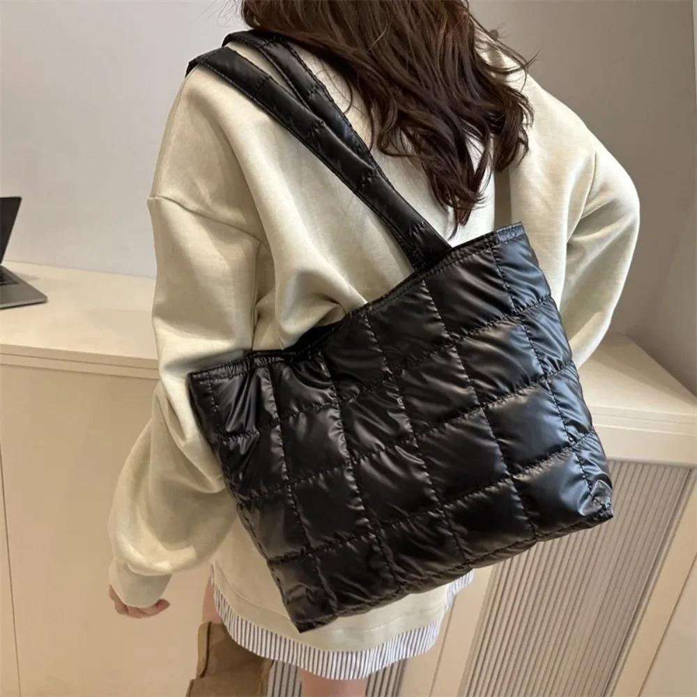 Fashion Solid Color Shoulder Bags Large Capacity Down Cotton Padded Quilted Tote Bag Underarm Bags Winter view 2