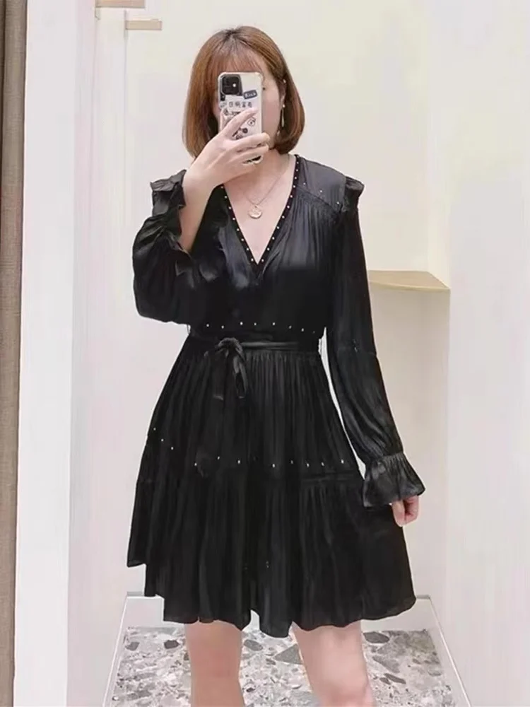 

Winter And 2023 New Autumn Women's ClothingBlack Deep V-neck Pleated Rivet Lace-up Long Sleeve Dress 1027