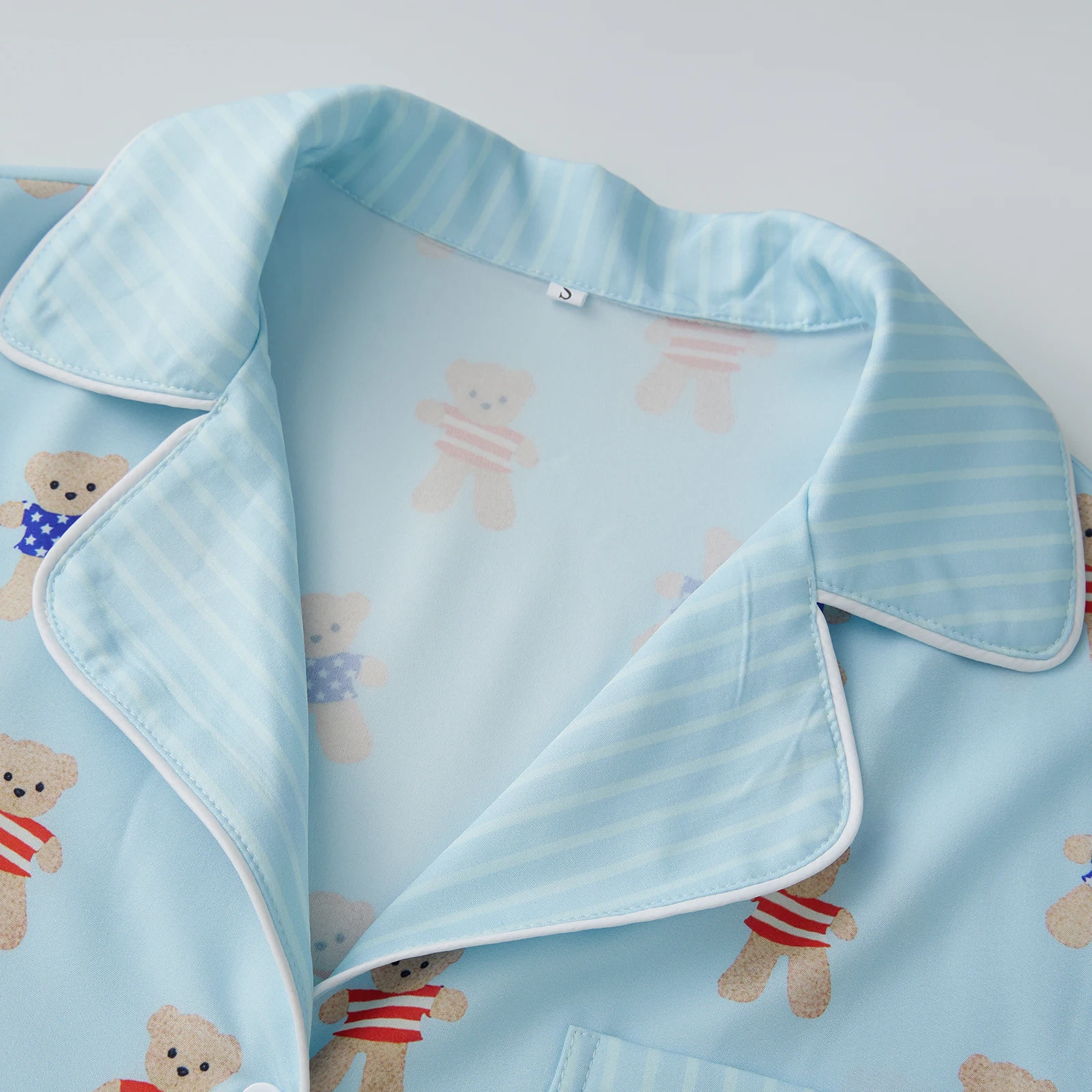 Women's Cartoon Summer Pajamas Set Cartoon Bear Print Lapel V Neck Short Sleeve Tops with Shorts Lounge Wear 2 Pcs Set