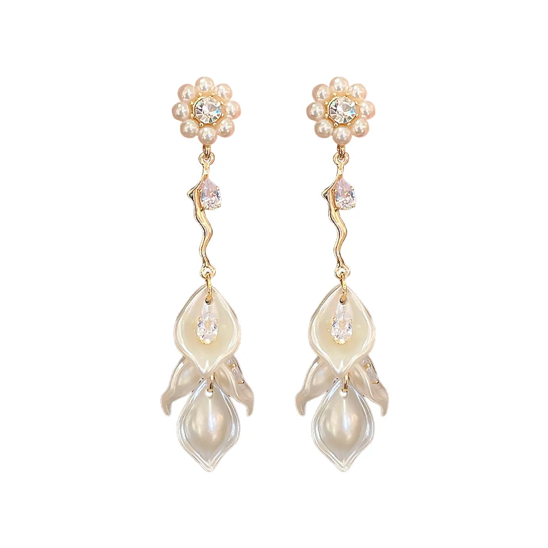 

*White flower pearl earrings, light luxury and high-end temperament, autumn and winter earrings