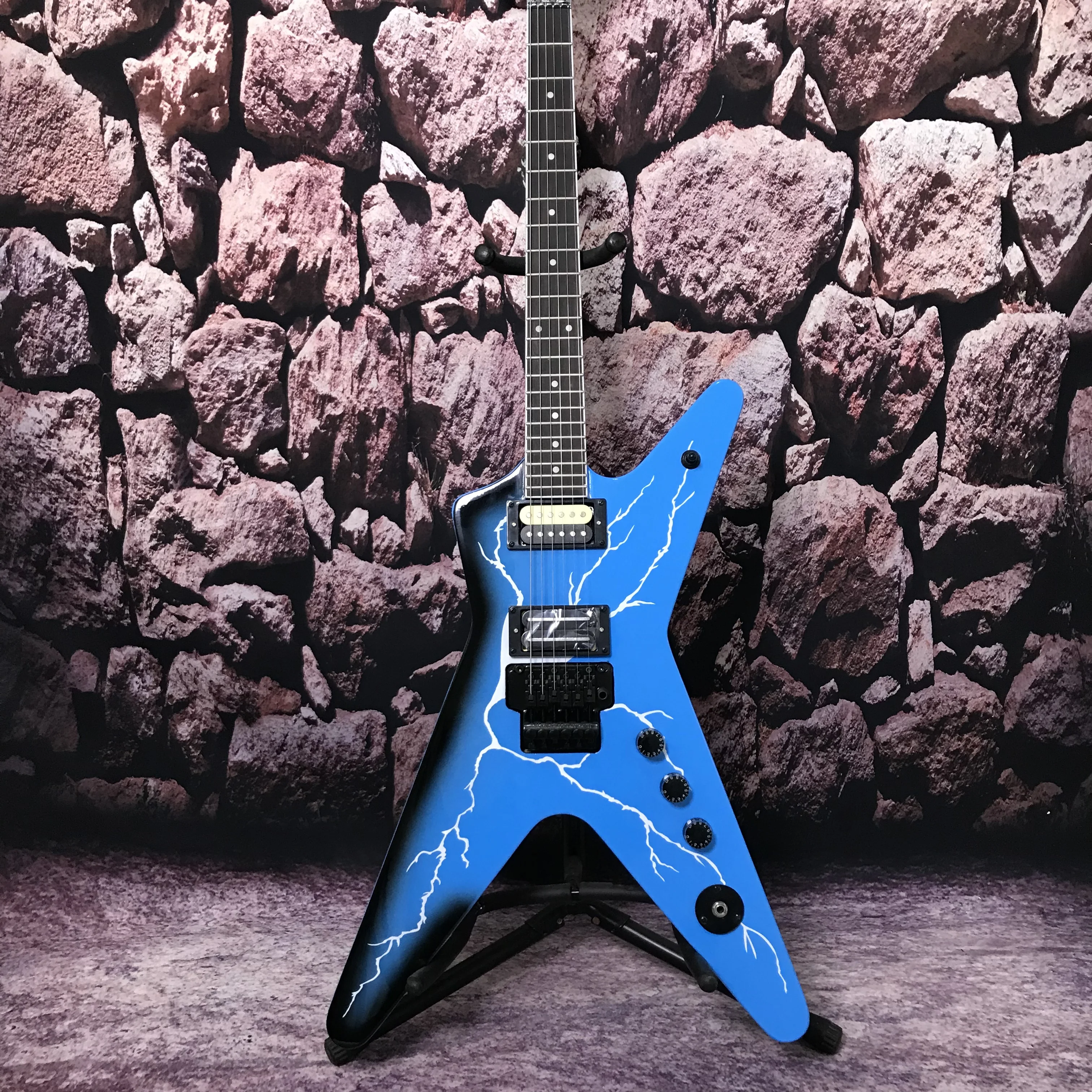 custom factory electric guitar blue lightning de an  tremolo system special design