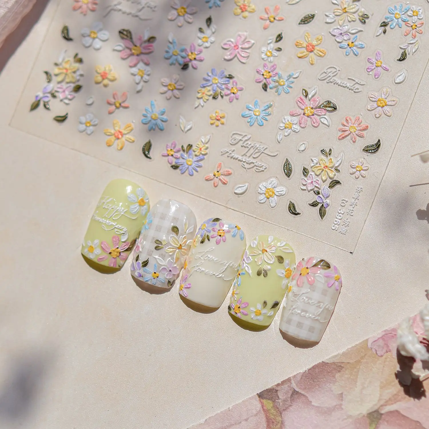 Autocollants pour ongles 5D en Relief exquis, marguerite, fleur sauvage, Mini autocollant adhésif Floral coloré, décoration de manucure romantique, 1 pièce