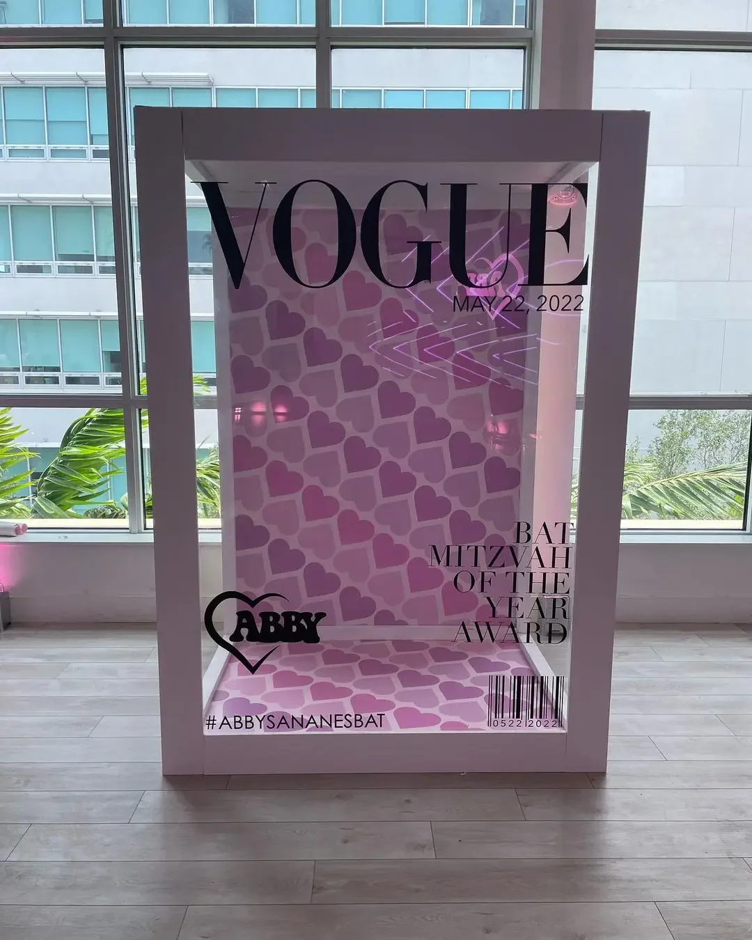 Luxury PVC Photo Box for Wedding Party Decoration Vogue Event Props Magazine Box custom magazine photo booth box backdrop