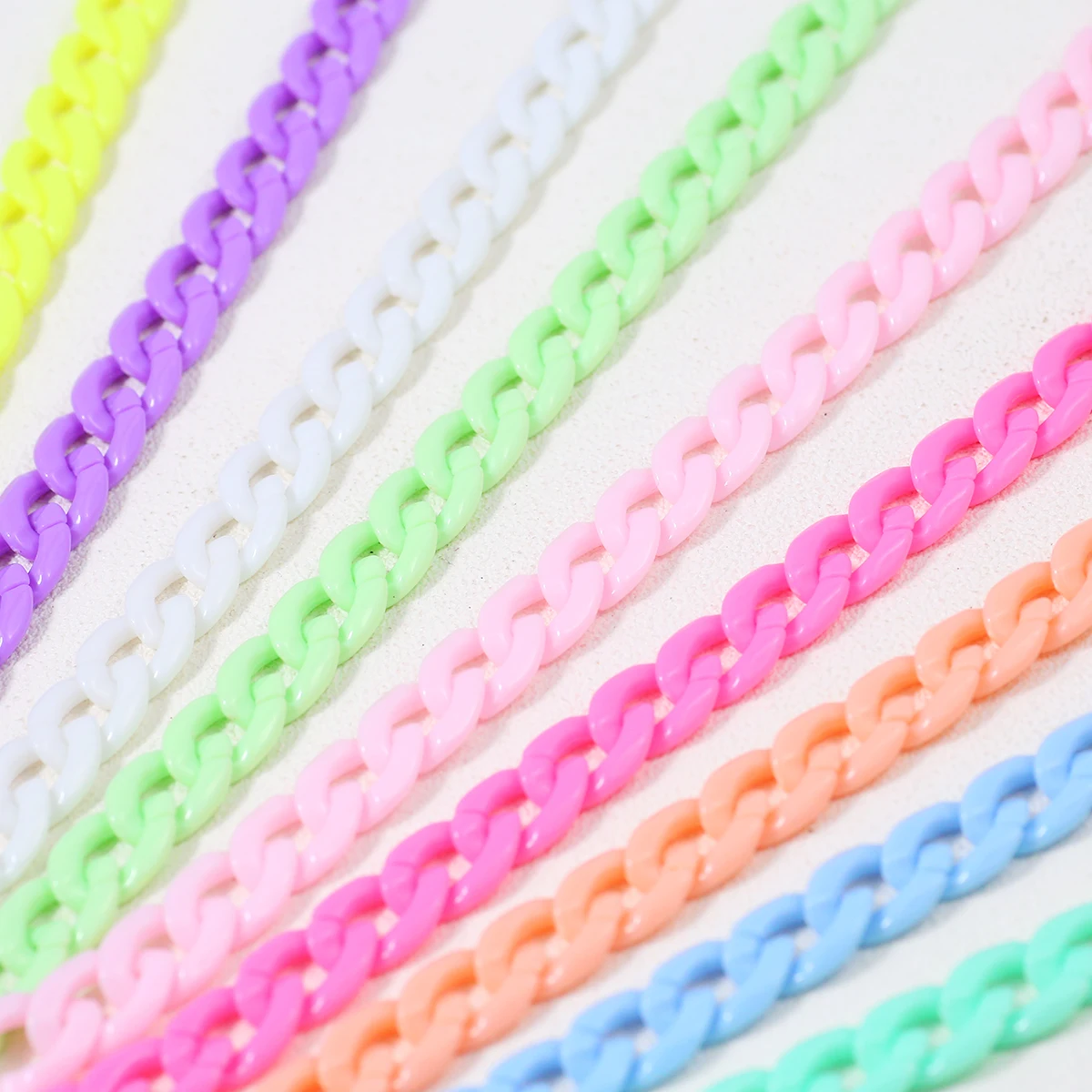 Chaîne acrylique de couleur unie 11x16mm dans plusieurs couleurs pour connecteurs et accessoires de bijoux faits à la main