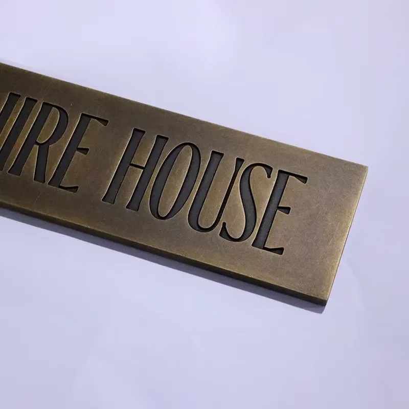 Custom Metal Doorplate Sign Flat Cutting Outdoor Directional Metal Plaque
