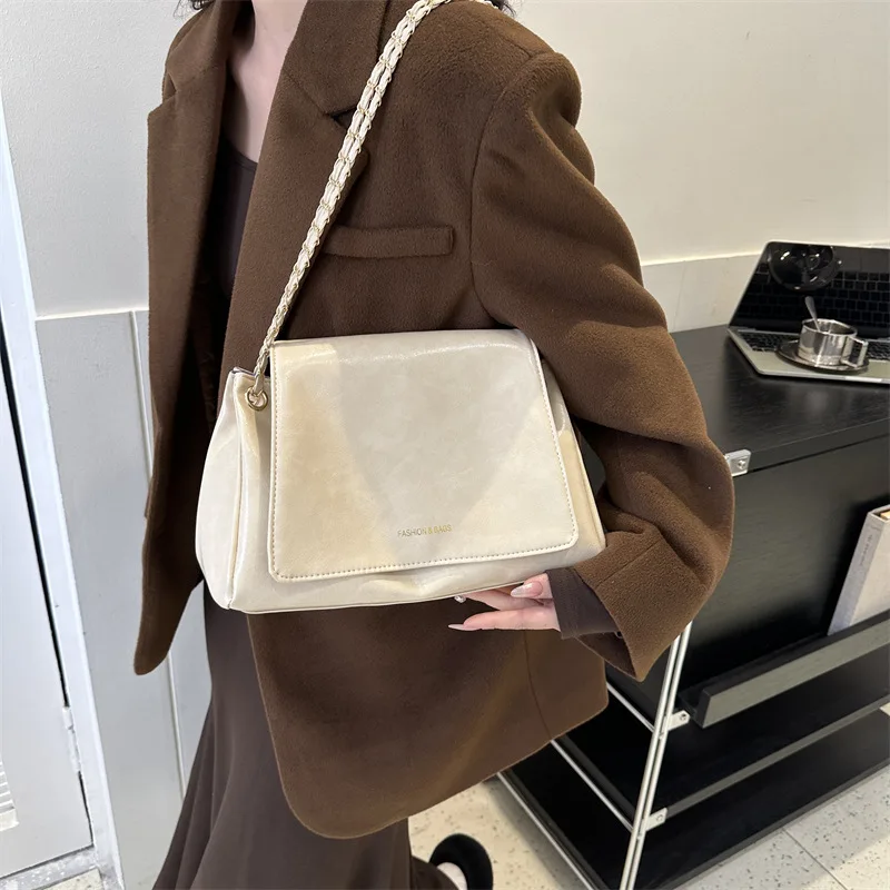 Ladies Senior Retro Large Capacity Tote Bag Girls Fashion Simple Commuter Shoulder Bag Leisure Pure Colour Retro Chain Crossbody