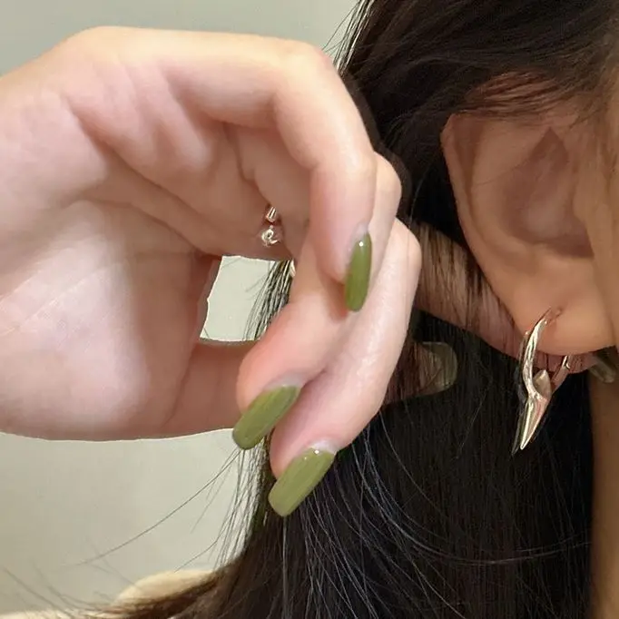 Punk Style Silver Color Inverted Sword Sting Earrings Neutral Hip Hop Rock Party Personality Earrings Niche Pi Shuai Jewelry