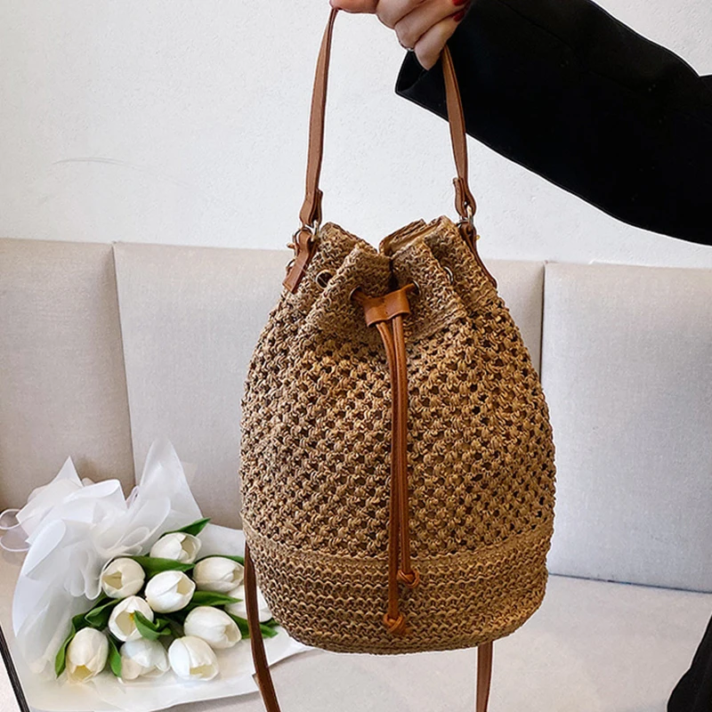 Sumple Straw Bucket Bag For Women Woven Handmade Shoulder Bag Drawstring Crossbody Bag Rattan Beach Bag for Gilrs Travel Purse