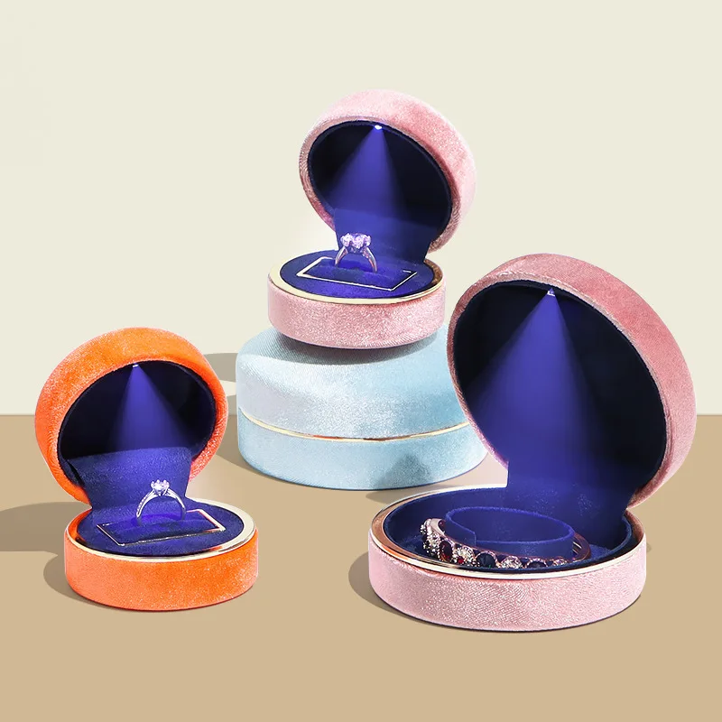 Luxury LED Illuminated Round Velvet Jewelry Box Flannel Ring Bangle Pendant Box Engagement Proposal Wedding Gift Packaging Box
