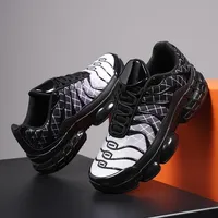 Couple Sneakers Fashion Soft Fitness Train Shoes Classic Hot Selling New Cushion Runn Shoes Warm Height Increasing Tennis Shoes