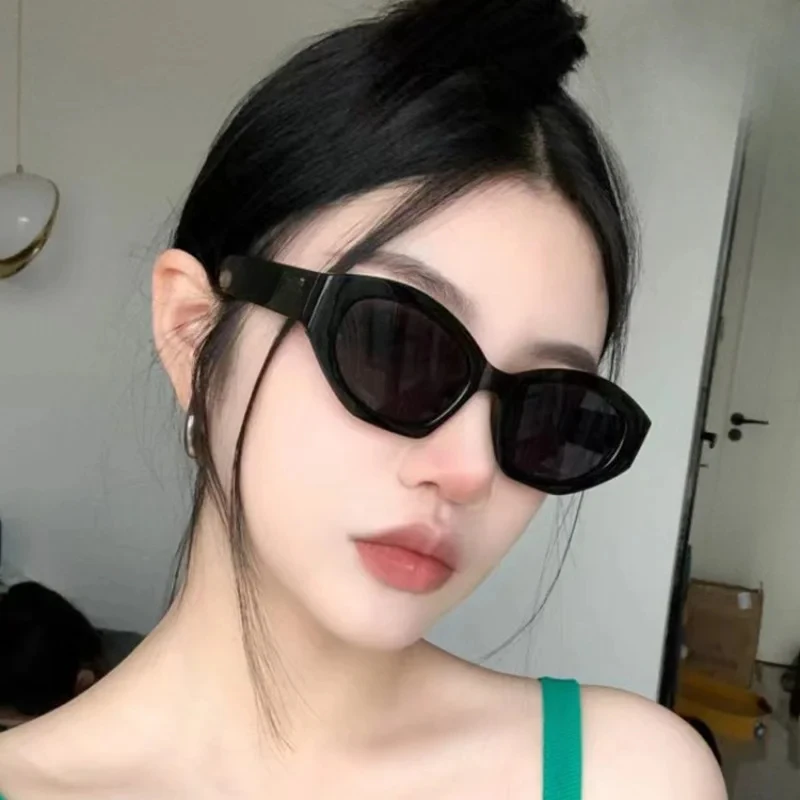 Retro Polygonal Black Sunglasses for Women with Round Faces European and American Hot Girl Style Photo Vacation Sunglasses