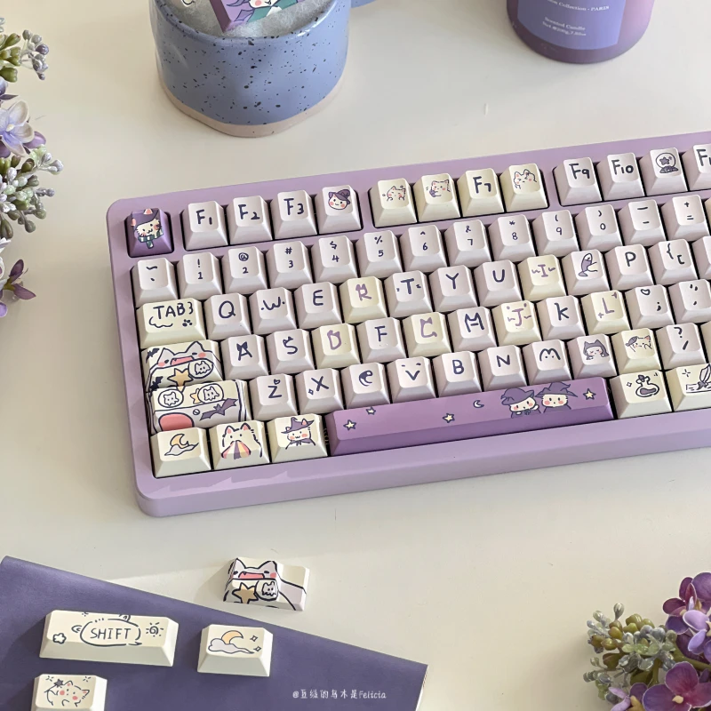 Imagem -02 - Teclado de Tema Roxo Moa Cherry Keycaps Magic Cat Pbt Cinco Lados Sublimação Térmica Teclado Mecânico 131 Chaves 150 Chaves