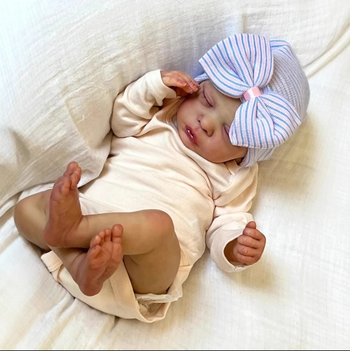 Romy: 48 cm große wiedergeborene Babypuppe, realistische Neugeborene, 3D-Hautstruktur mit sichtbaren Adern, handgefertigte Kunstpuppe zum Sammeln