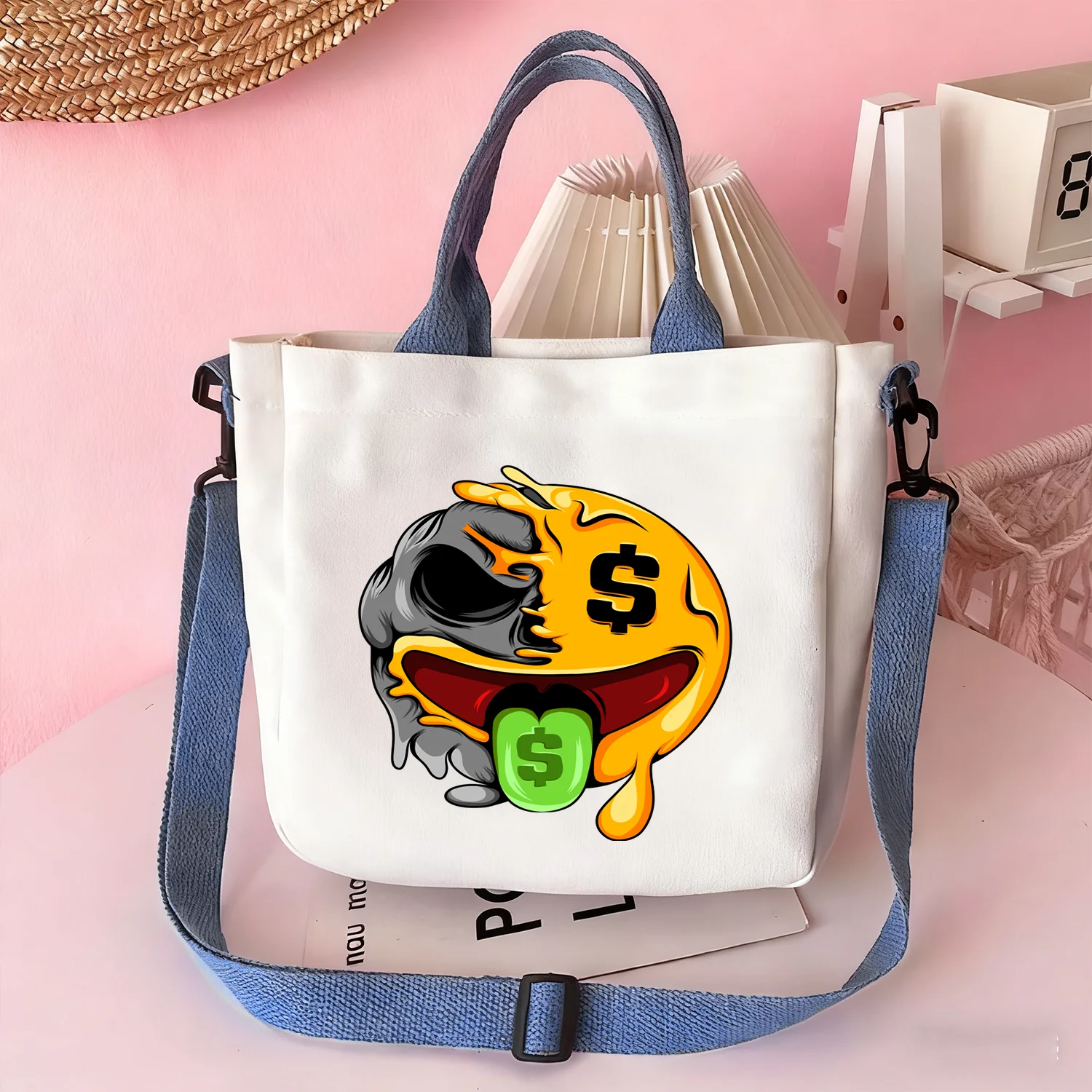 

Fashionable Handbags & Crossbody Bags featuring a "Money-Smiling Skull" Motif—Ideal for Travel, Vacations, and Cosmetic Storage