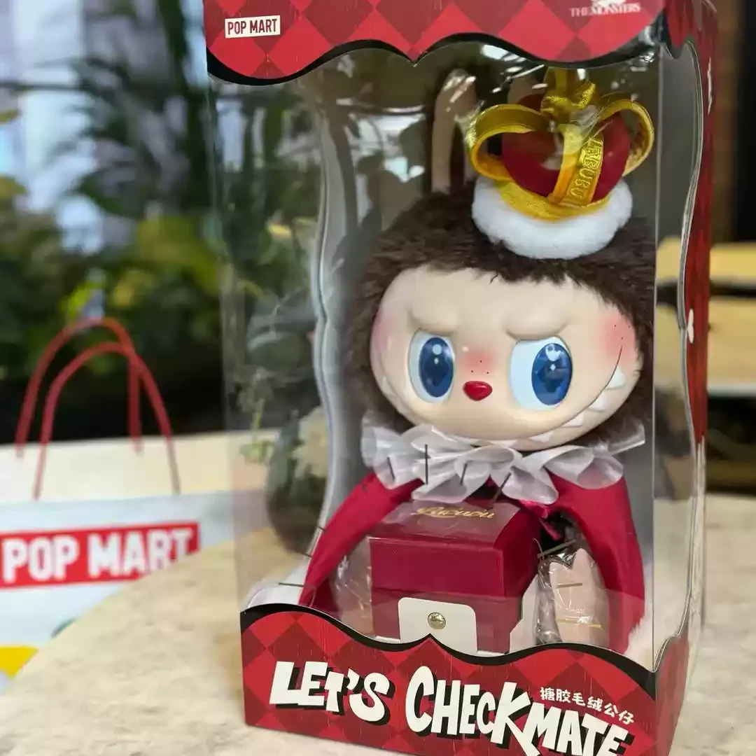 POPMART Labubu The Monsters Let'S Checkmate سلسلة الملكة المفاتيح حقيقية الفينيل الوجه دمية قلادة لعبة صندوق أعمى صندوق غامض هدية