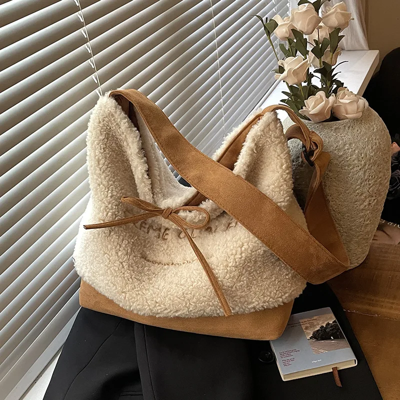 

Cute Fluffy Winter Shoulder Bag Women's Suede Reversible Bucket Bag Comfortable and Versatile Texture Crossbody Bags Vintage
