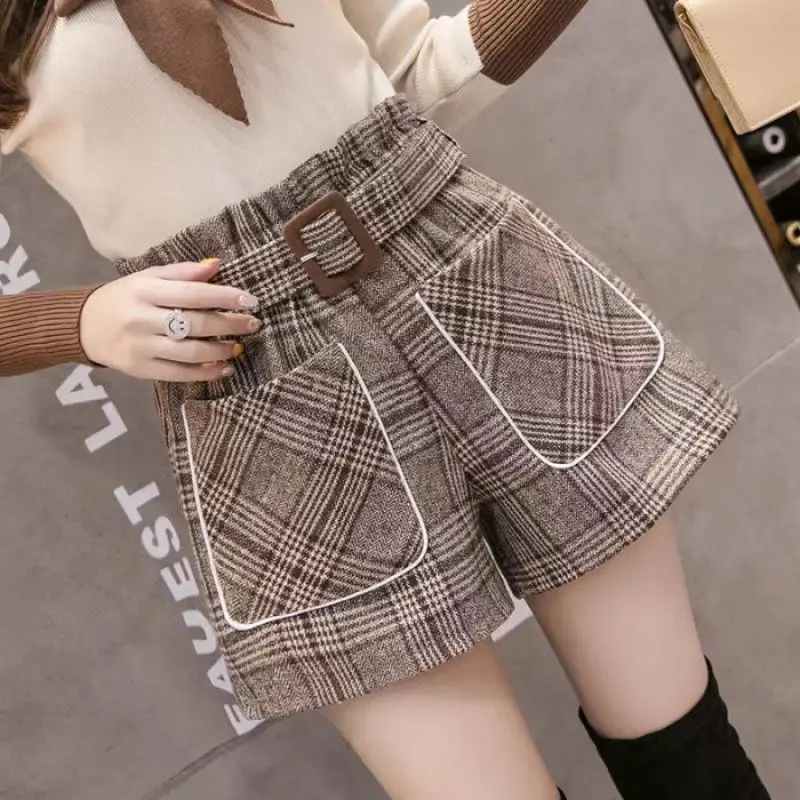 Moda coreana outono inverno feminino xadrez bolsos de lã casual senhora do escritório solto elástico cintura alta botas de perna larga e shorts