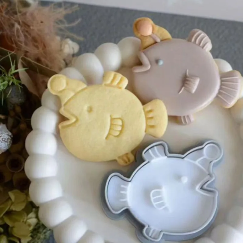 Cute Marine Animals Cookie Cutter and Stamps Creative Fish Acrylic Fondant Biscuit Mold Cake Decoration Tools Baking Supplies