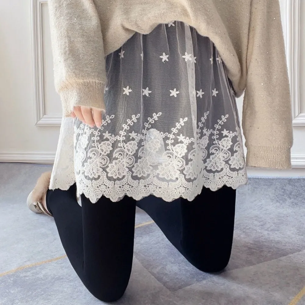 

Trendy Lace Trim Fart Curtain for Women Pretty Flower Embroidery Mini Skirt Y2K Versatile Hip Curtain Trousers Decoration