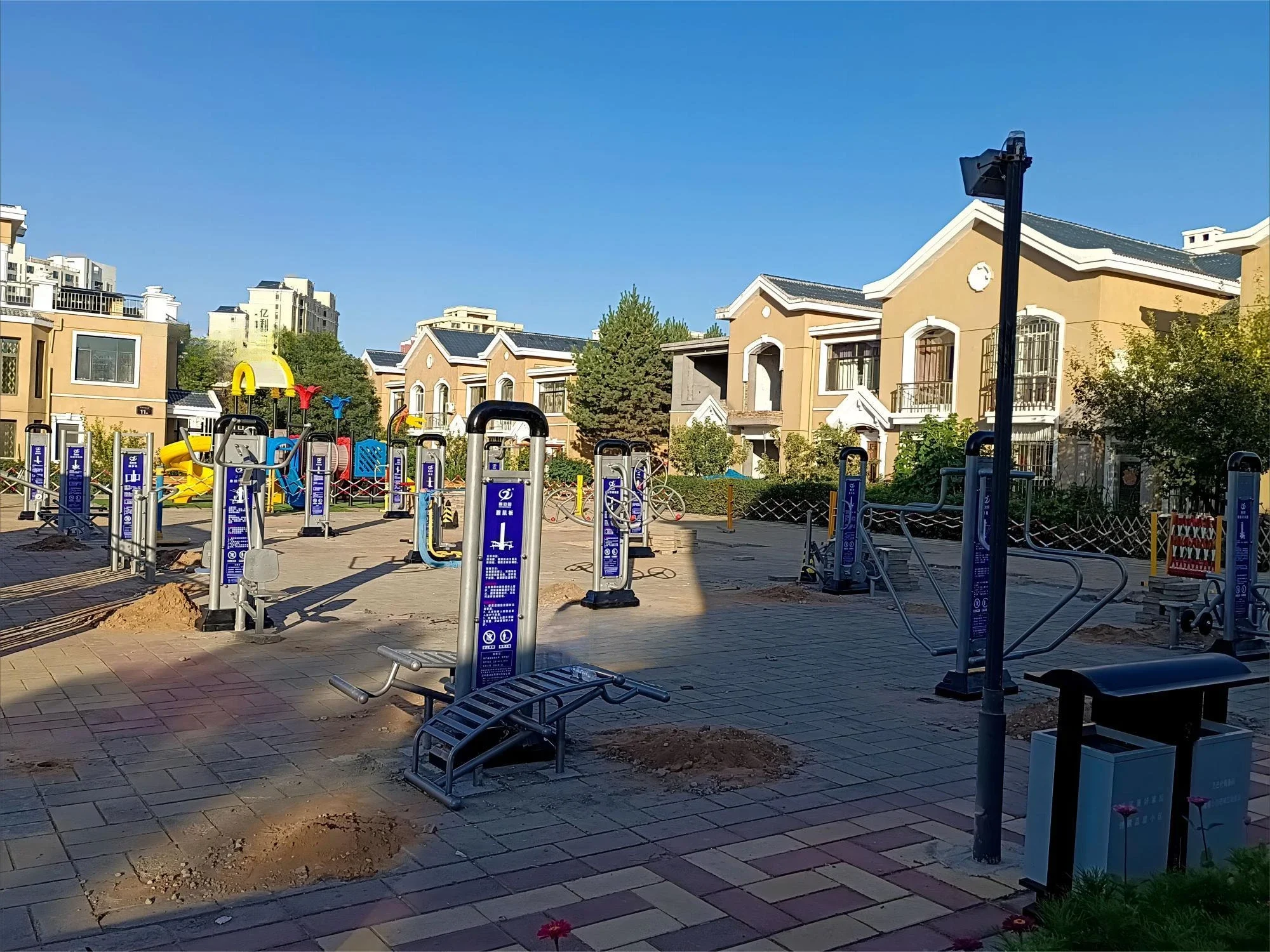 Outdoor High-End Luxury Fitness Equipment Community Park Community Outdoor Elderly Sports Walking Machine