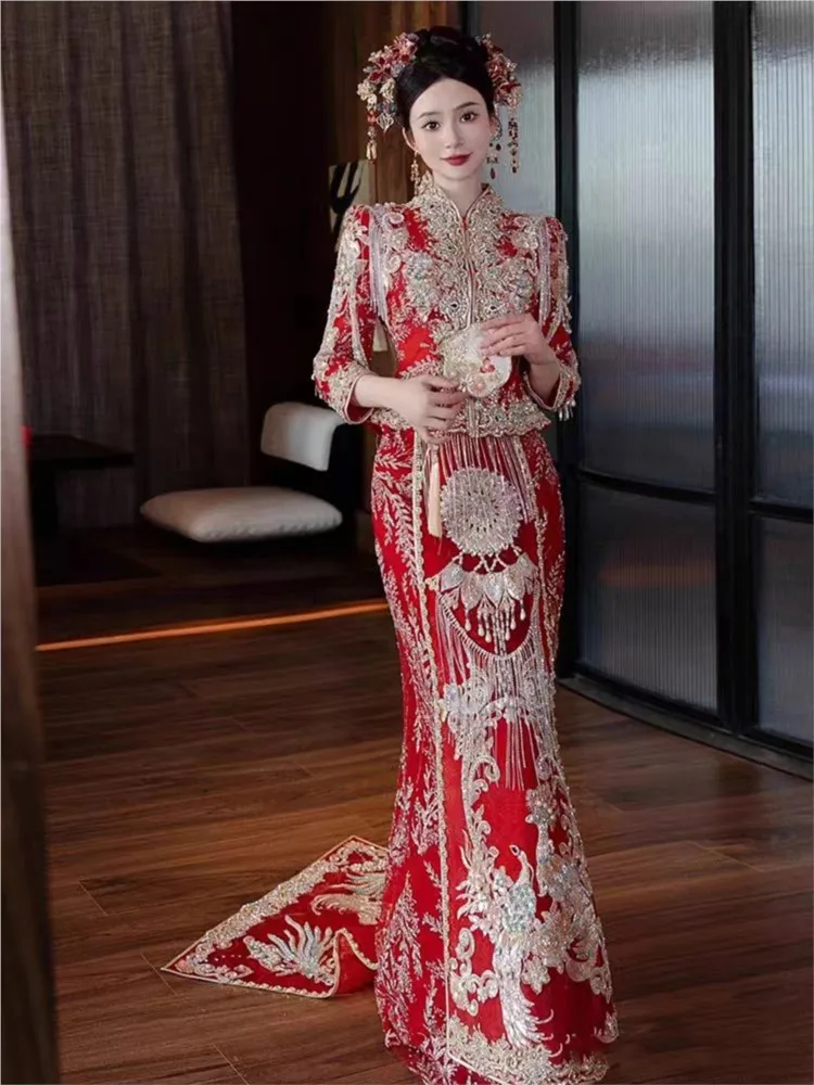

The new red heavy industry tailcoat for brides wedding dress toasting and dragon phoenix gown