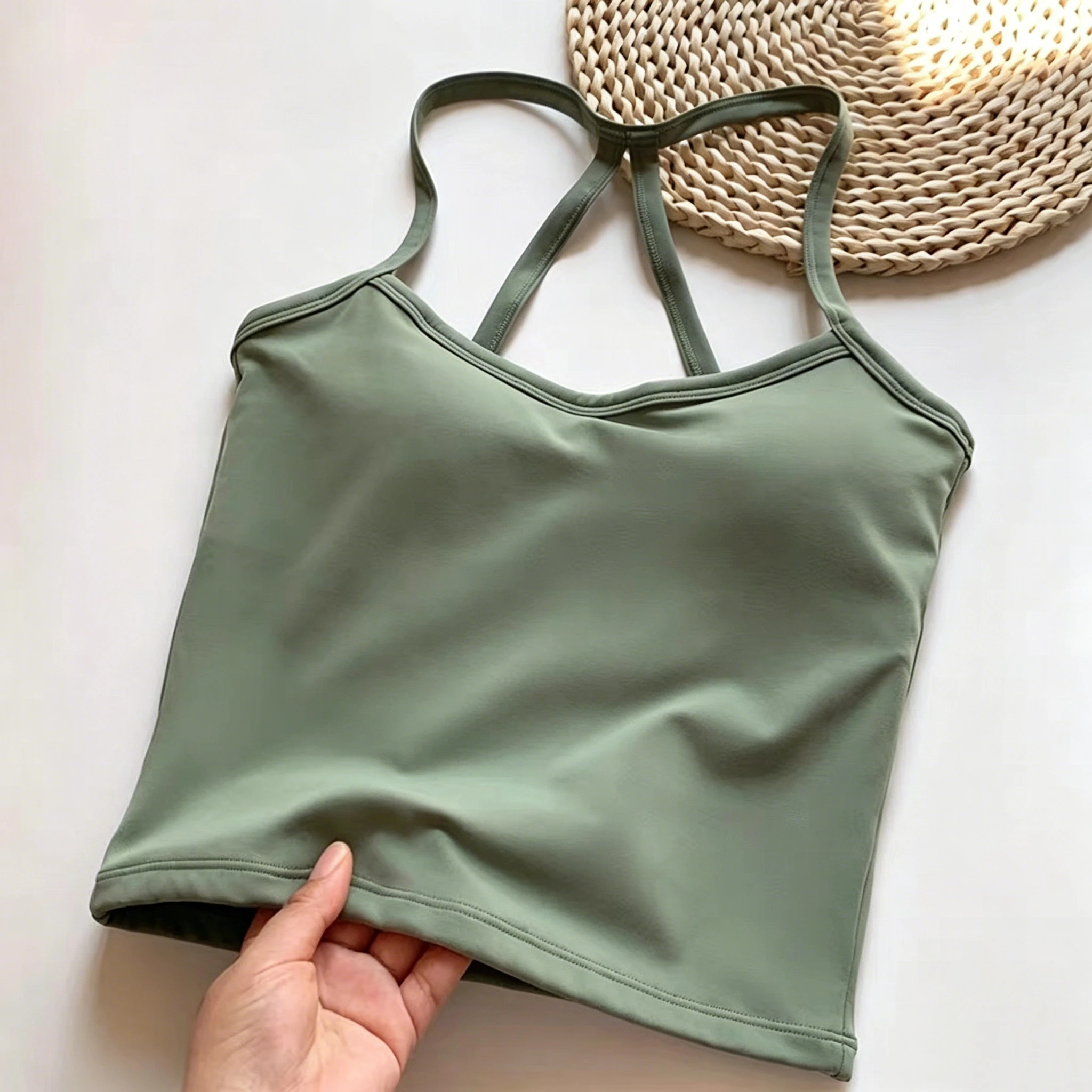 Damen Yoga Tanktop mit eingebauten Polstern, schnelltrocknendes, atmungsaktives Fitness-Top, Sportweste mit schönem Rückendesign für Lauftraining – Detail 14