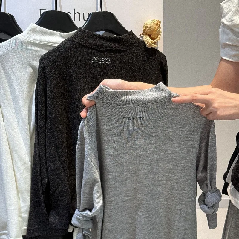 

Футболка для мальчиков, осень-весна 2024, модный корейский стиль, модный минималистичный универсальный топ с буквенным принтом и длинными рукавами, базовый слой